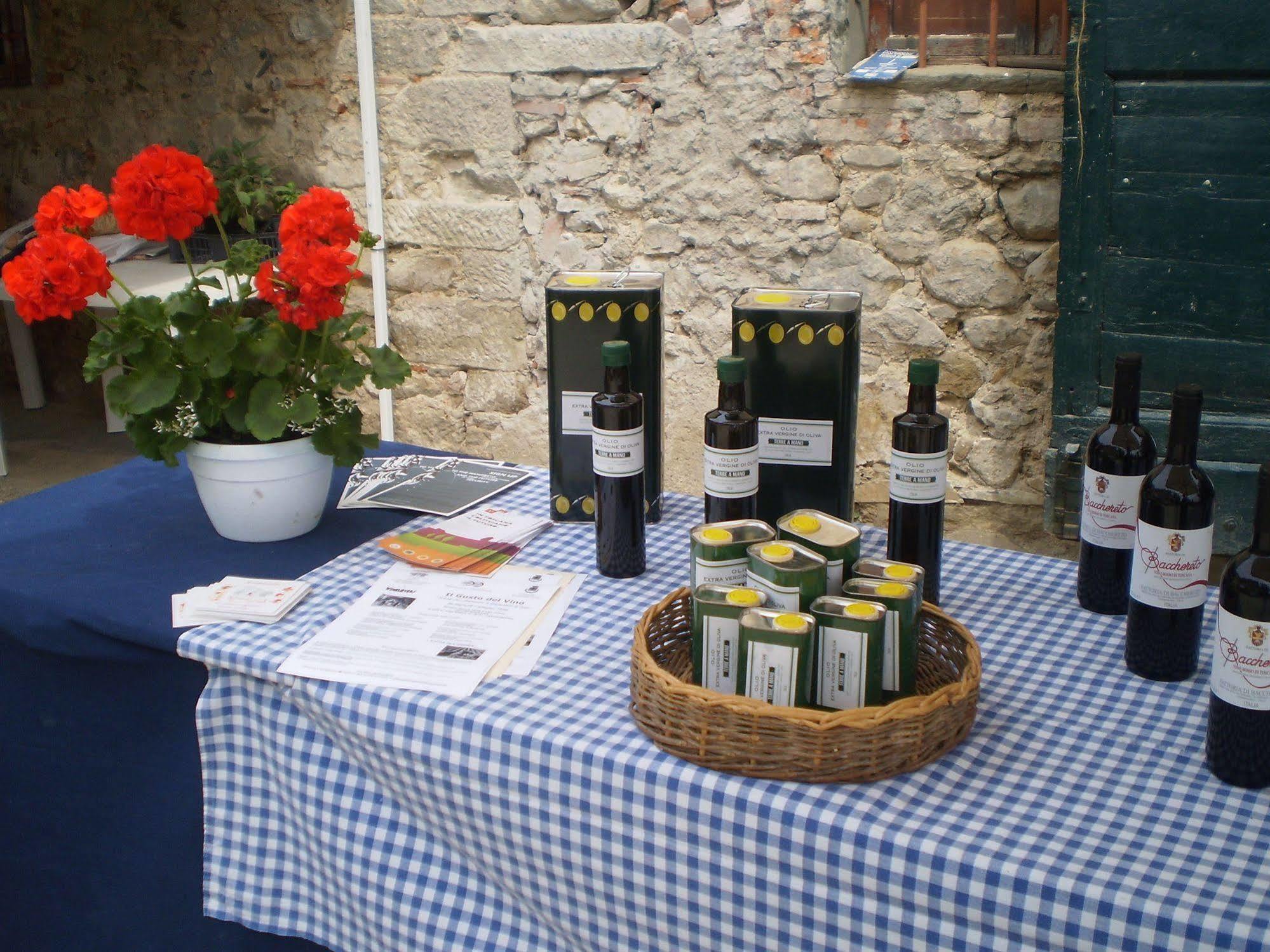 Fattoria Di Bacchereto - Guest House מראה חיצוני תמונה