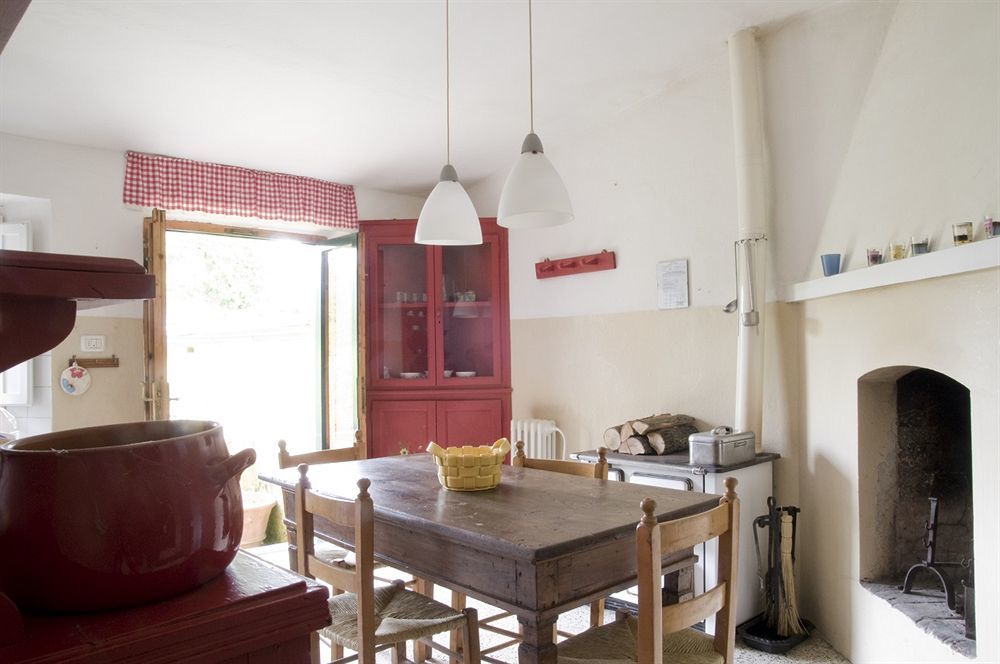Fattoria Di Bacchereto - Guest House מראה חיצוני תמונה
